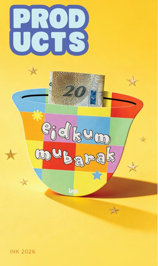 Eidkum Mubarak gift card with a banknote tucked inside